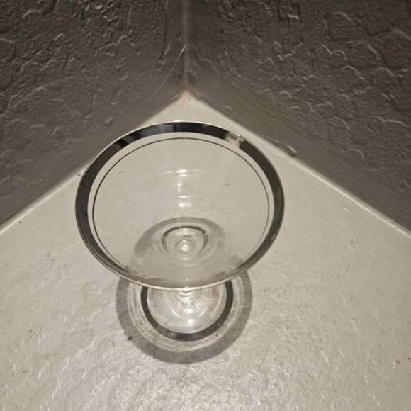 Dorothy Thorpe Silver Rim Martini Glass 5" x 3" - Picture 3 of 5